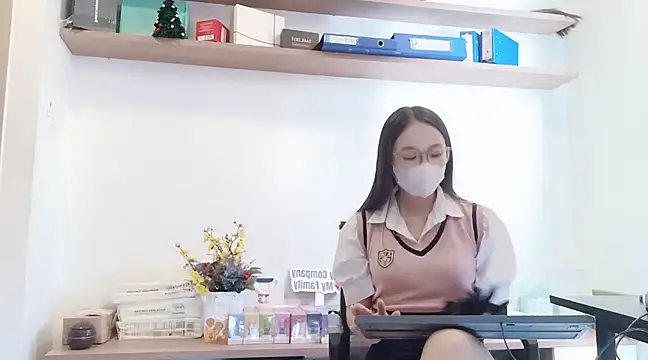 Lush-Office online show from 02.18.25