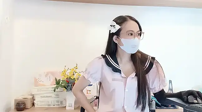 Lush-Office online show from 03.08.25