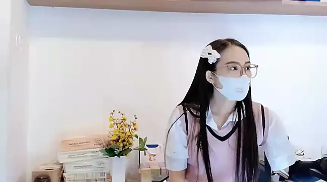 Lush-Office online show from 03.10.25