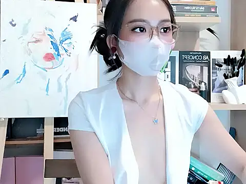 Lush-Office online show from 10.01.25