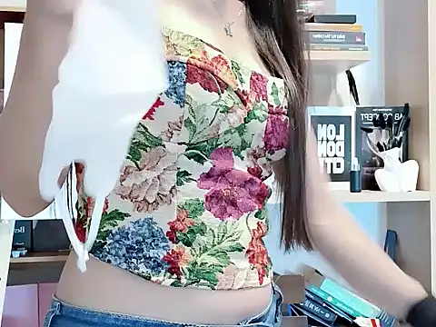 Lush-Office online show from 10.02.25