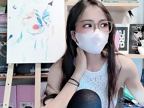 Lush-Office online show from 10.07.25