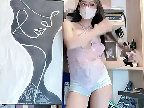 Lush-Office online show from 11.19.25