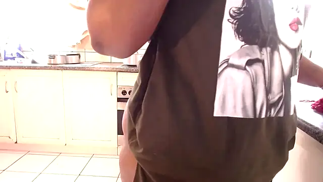 omalicha98 online show from 11.14.25