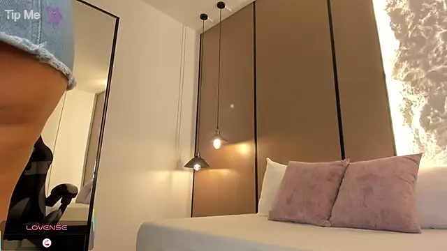 lilly ass  online show from 11.13.25