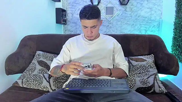 Thomass conor online show from 11.18.25