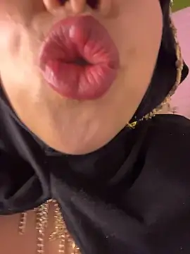 zahra Jalid online show from 04.18.26