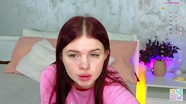 Snapshot of glassofvine chatting on 02.03.25 glassofvine online show from 02.03.25