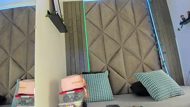 SabrinaSpell  online show from 12.19.25