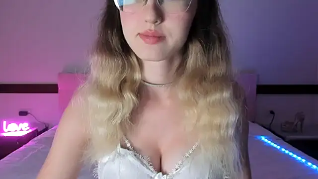 Snapshot of Sakura_Mmio chatting on 02.01.25 Sakura Mmio online show from 02.01.25