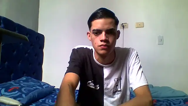 Latinos 2001 online show from 05.30.26