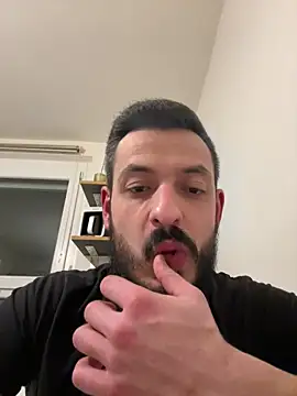 Snapshot of derbyo chatting on 01.15.25 derbyo online show from 01.15.25