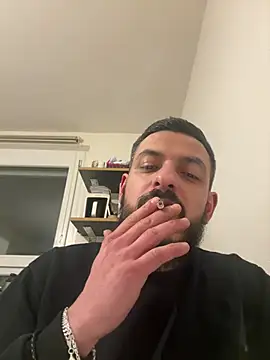 Snapshot of derbyo chatting on 02.06.25 derbyo online show from 02.06.25