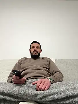 Snapshot of derbyo chatting on 02.08.25 derbyo online show from 02.08.25