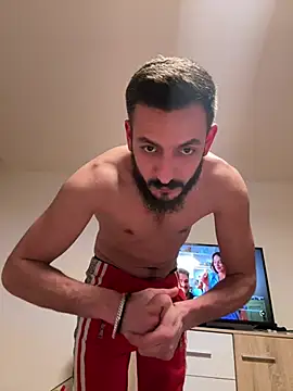 Snapshot of derbyo chatting on 02.14.25 derbyo online show from 02.14.25