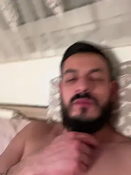 Snapshot of derbyo chatting on 02.18.25 derbyo online show from 02.18.25