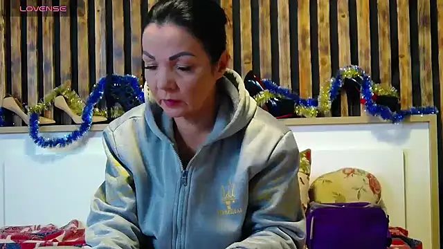 Tory Lovi online show from 01.12.26