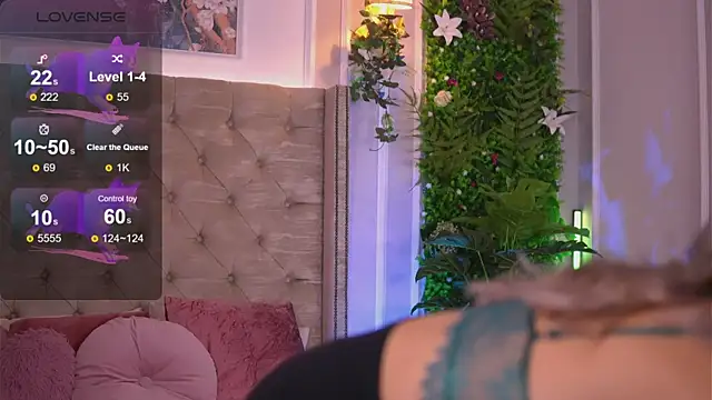 SarahPeach8 online show from 02.10.25