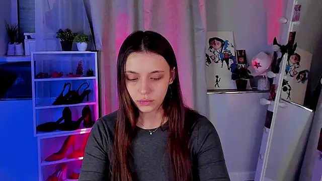 Sahara Shields online show from 12.21.25