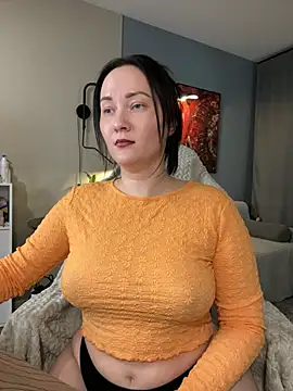 Kiss My Body online show from 04.21.26