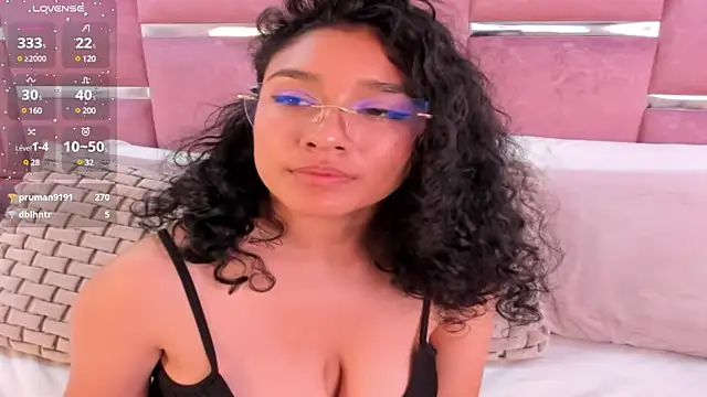 Snapshot of Tamara_palacios chatting on 03.22.25 Tamara palacios online show from 03.22.25