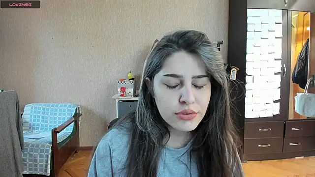 Snapshot of _Roselina_ chatting on 05.03.26 Roselina online show from 05.03.26
