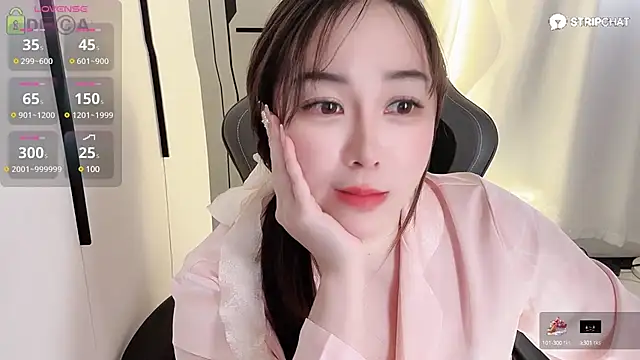 Snapshot of Alano-01 chatting on 03.17.25 Alano-01 online show from 03.17.25