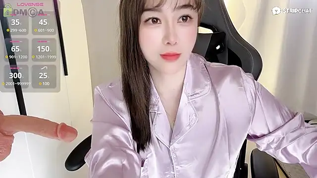 Snapshot of Alano-01 chatting on 03.20.25 Alano-01 online show from 03.20.25