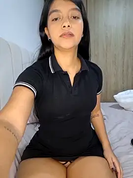 Snapshot of IslaBlaze chatting on 12.05.25 IslaBlaze online show from 12.05.25