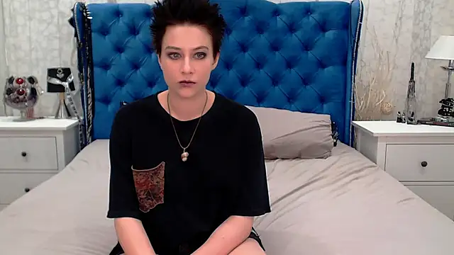 Snapshot of via_mayer_ chatting on 06.23.26 via mayer online show from 06.23.26