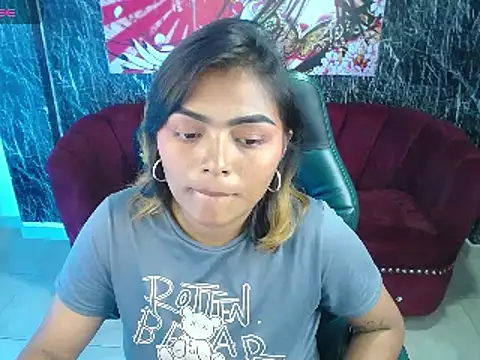 Snapshot of madelein_m chatting on 01.29.25 madelein m online show from 01.29.25