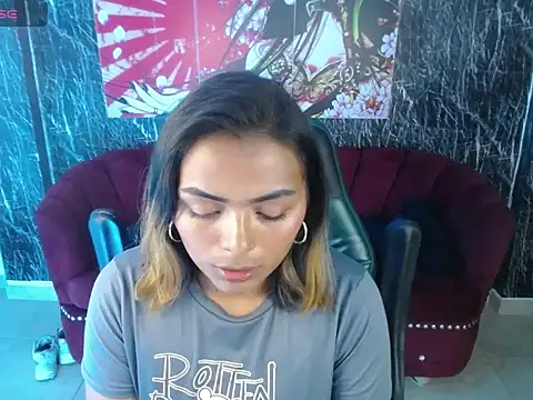 Snapshot of madelein_m chatting on 02.04.25 madelein m online show from 02.04.25