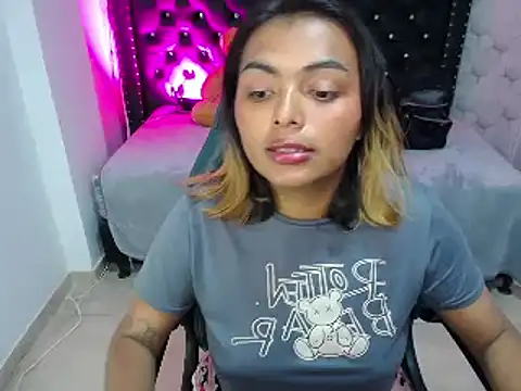 Snapshot of madelein_m chatting on 02.07.25 madelein m online show from 02.07.25