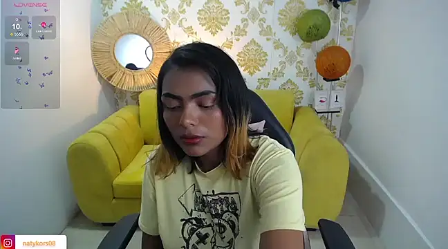 Snapshot of madelein_m chatting on 02.22.25 madelein m online show from 02.22.25