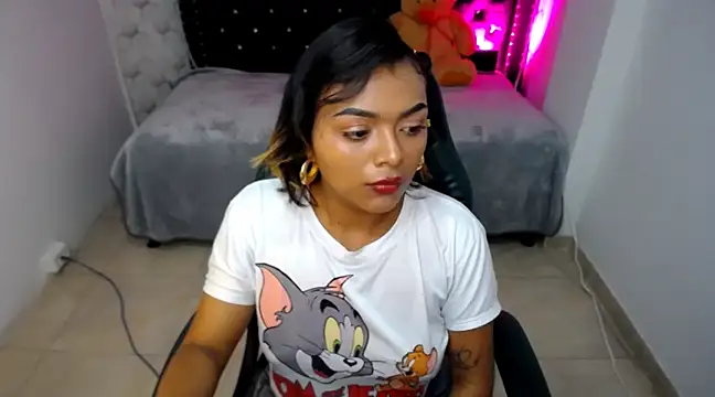 Snapshot of madelein_m chatting on 03.20.25 madelein m online show from 03.20.25