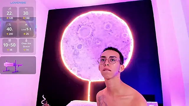 Snapshot of EthaanCox chatting on 02.23.25 EthaanCox online show from 02.23.25