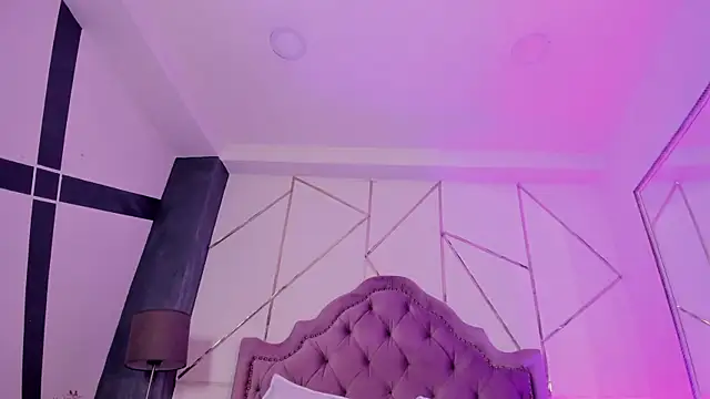 Snapshot of EthaanCox chatting on 03.09.25 EthaanCox online show from 03.09.25