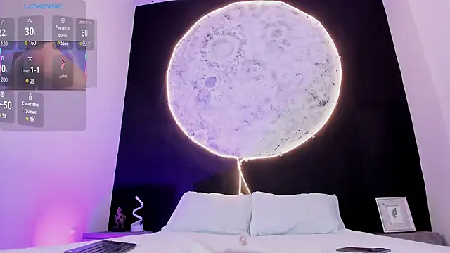 Snapshot of EthaanCox chatting on 03.10.25 EthaanCox online show from 03.10.25