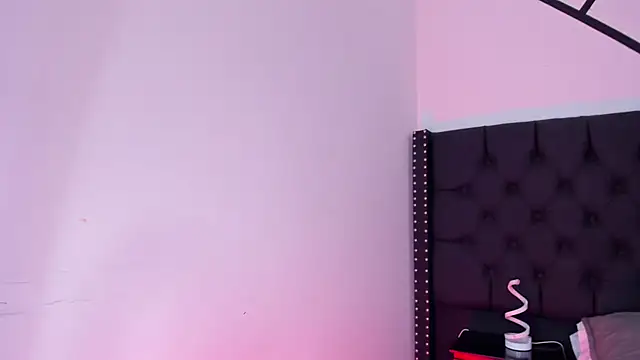 Snapshot of EthaanCox chatting on 09.10.25 EthaanCox online show from 09.10.25