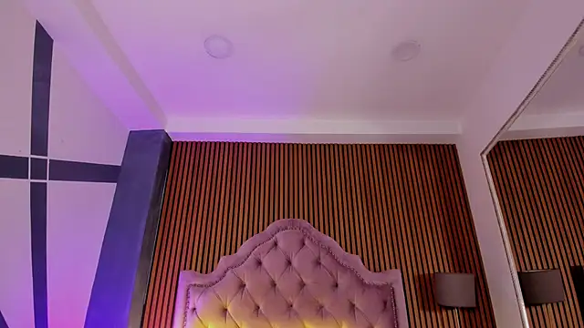 Snapshot of EthaanCox chatting on 09.26.25 EthaanCox online show from 09.26.25