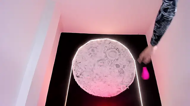 Snapshot of EthaanCox chatting on 11.08.25 EthaanCox online show from 11.08.25