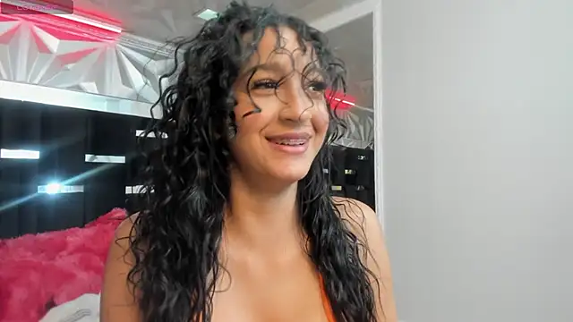 Shelley-Hack online show from 02.22.25