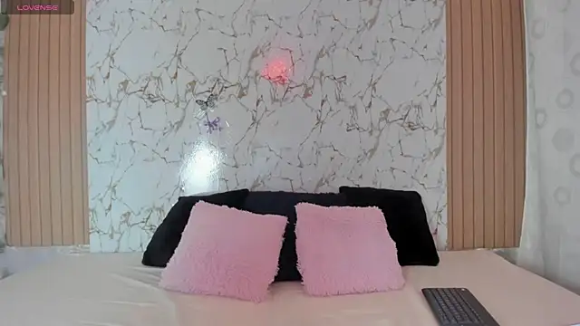 Christal Golden online show from 12.03.25