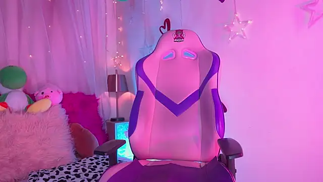 emma soffia  online show from 03.17.25