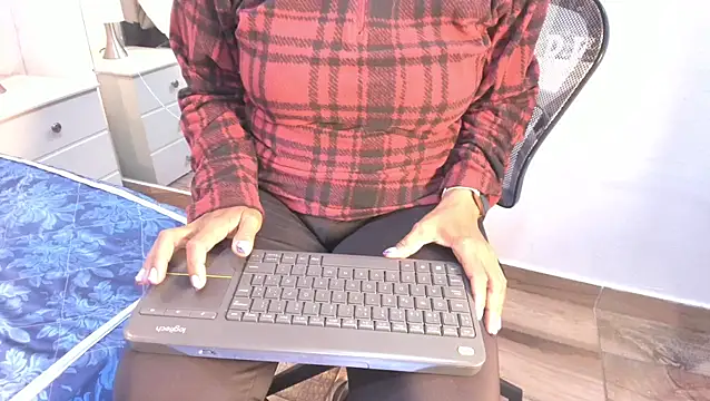 raquell moore online show from 02.25.26