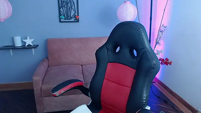 Snapshot of miss_moonlight chatting on 02.09.25 miss moonlight online show from 02.09.25