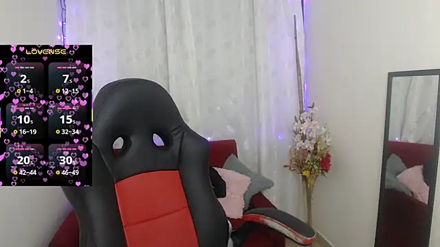 Snapshot of miss_moonlight chatting on 03.15.25 miss moonlight online show from 03.15.25