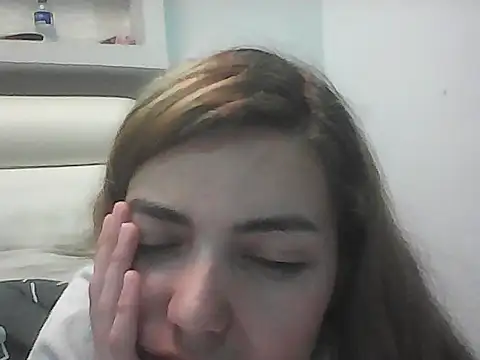 VittoriaTaylor online show from 11.27.25