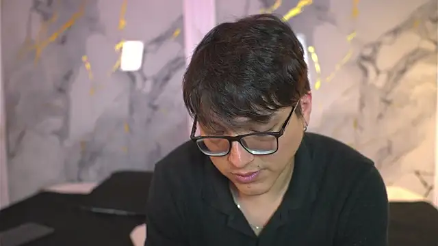 vanilla hot online show from 10.26.25