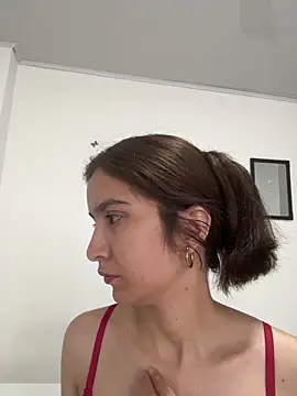 Bella still online show from 02.04.26